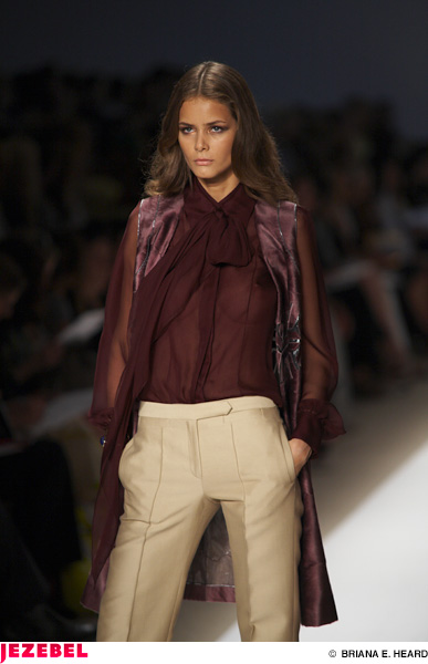 Illustration for article titled J. Mendel Spring/Summer '08 Show & Scene